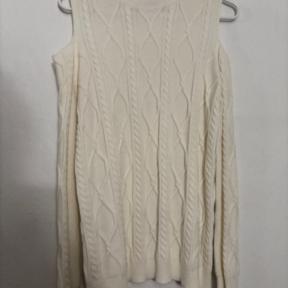 DO+BE Cold shoulder knit sweater